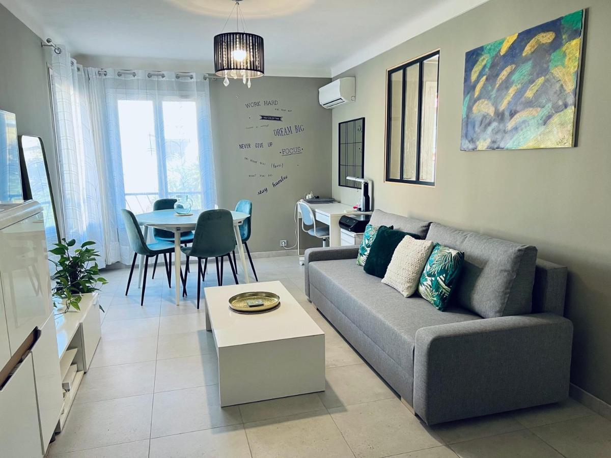 Cozy West Side Balcony Flat: Airport & Beach Proximity Apartment Nice Exterior photo